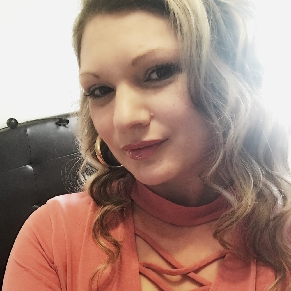 Meet your Posher, Cassandra